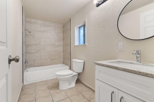 303 Washington St, Modesto CA  95351-2837 exterior