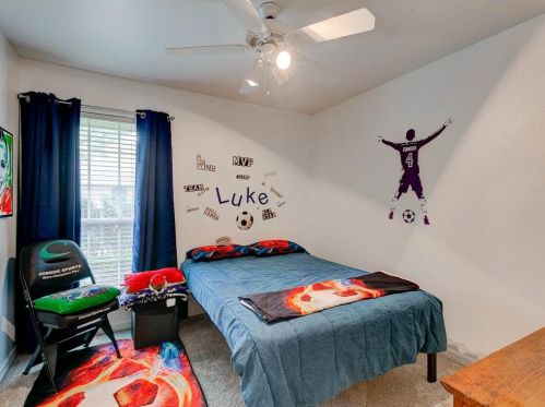 5215 Wedgefield Rd, Granbury TX  76049-4166 exterior