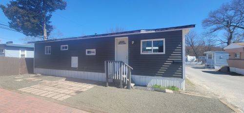 5 Birch Ave, Bayshore, NY 11706-5503