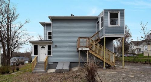 77 Chestnut St, Middletown CT  06457-3801 exterior