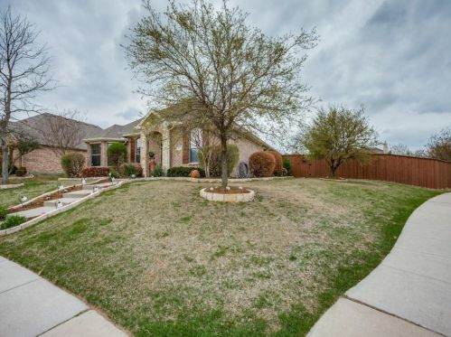 227 Cliffbrook Dr, St Paul, TX 75098-6136