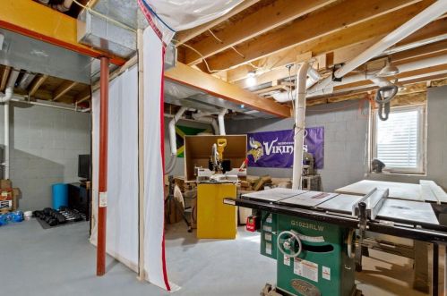 1924 Washburn Ave, Minneapolis MN 55411-2326 exterior