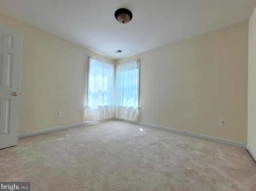 16399 Kramer Estate Dr, Woodbridge VA  22191-6003 exterior