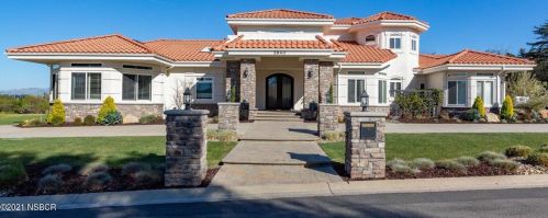 5940 Oakhill Dr, Santa Maria, CA 93455-6046