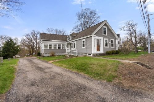 4 Hastings St, Mendon, MA 01756-1001