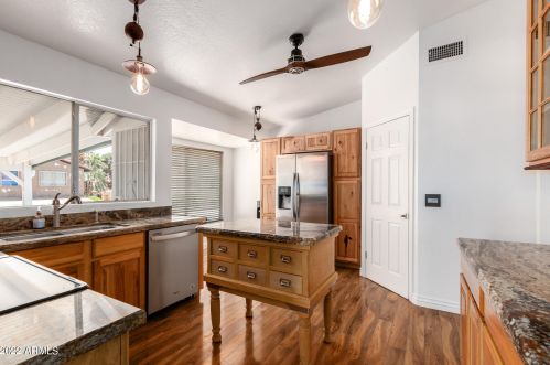 4913 Acoma Dr, Glendale AZ  85306-3828 exterior
