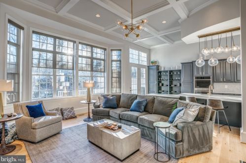 18285 Mullfield Village Ter, Leesburg VA  20176-7466 exterior