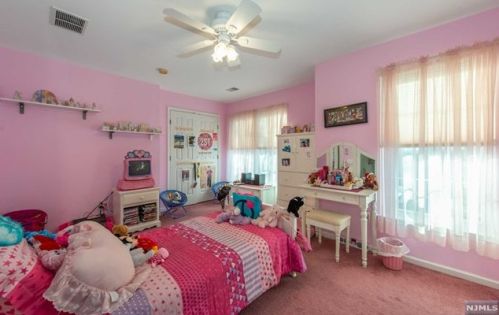 11 Rolling Vw Dr, West Paterson NJ  07424-2639 exterior