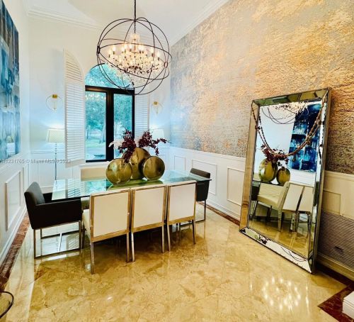 8625 169th Ter, Hialeah FL  33016-6158 exterior