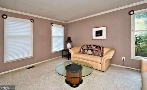 86 Wood Dr, Southampton PA  18966-2214 exterior