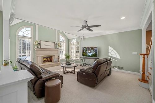 101 Cobblestone Ct, Zelienople, PA 16063-2729