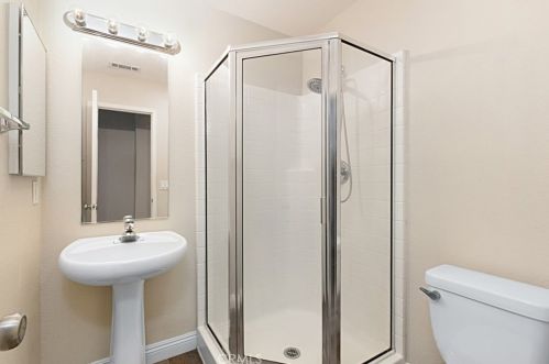 32488 Guevara Dr, Temecula CA  92592-2802 exterior