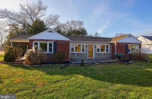 124 Millersville Rd, Lancaster PA  17603-4220 exterior