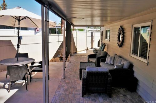 70 Santa Monica St, Palm Springs CA  92264-5257 exterior