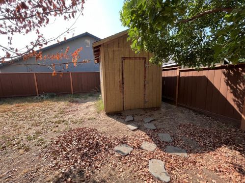 6675 Bruins Ct, Winton CA  95388-9671 exterior