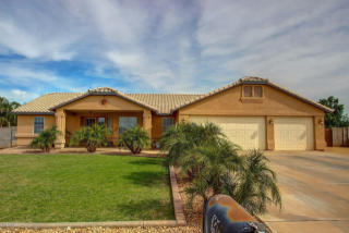 8202 Patrick Ln, Peoria, AZ 85383-1652