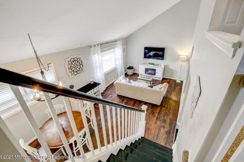 10 Calvin Ct, Old Bridge NJ  08857-2147 exterior