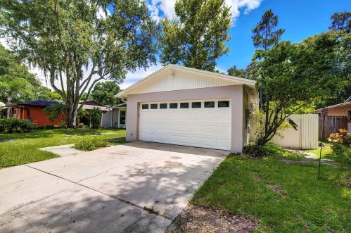 1014 Wildrose Dr, Lutz, FL 33549-5656