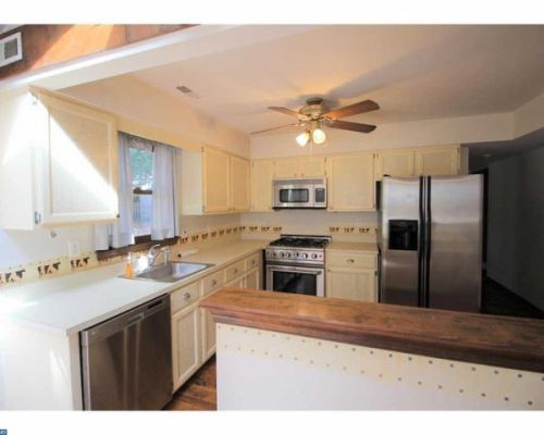 527 Trappe Ln, Langhorne, PA 19047-1464