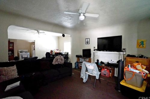 5101 Lindsey Ave, Pico Rivera CA  90660-2732 exterior