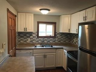 435 Pine St, Glenwood City, WI 54013-8537