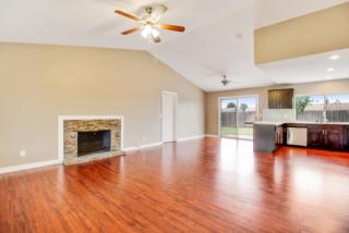 1693 Valencia St, Rialto, CA 92376-3879