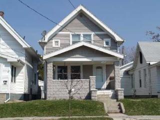 1611 Kelsey Ave, Toledo, OH 43605-1715
