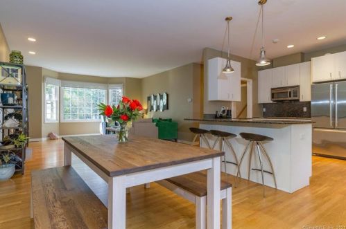 18 Betmarlea Rd, Norwalk CT  06850-2702 exterior