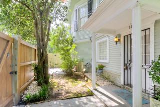 7810 Hampson St, New Orleans LA  70118-3957 exterior