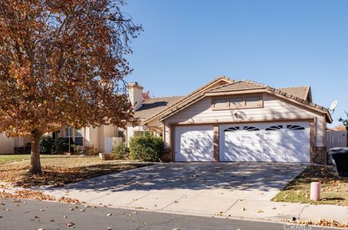 32485 Oak Knoll Ln, Lake Elsinore, CA 92530-8324