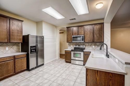 1305 Creekbend Cv, Monadale, TX 78634-4237