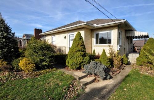 619 Decker St, Monongahela, PA 15063-1819