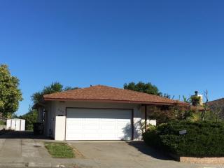400 Aragon St, Vallejo, CA 94591-7696