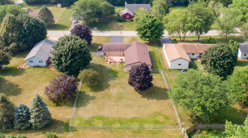 29632 Clover Ln, Waterford WI  53185-5004 exterior