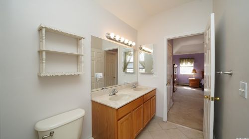 8 Daremy Ct, Lake Grove NY  11755-3226 exterior