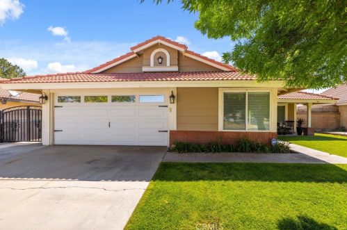 43524 Yew St, Lancaster, CA 93536-6622