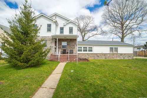228 Venetian Blvd, North Lindenhurst, NY 11757-6108