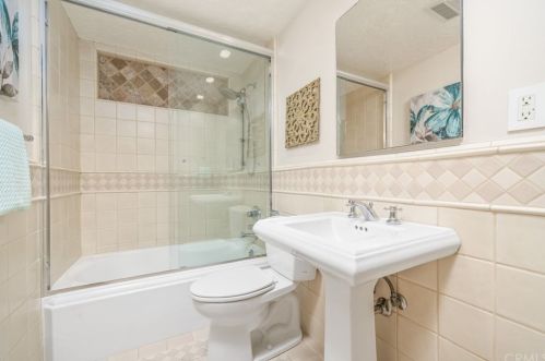 607 Oak Grove Dr, Glendora CA  91741-2258 exterior