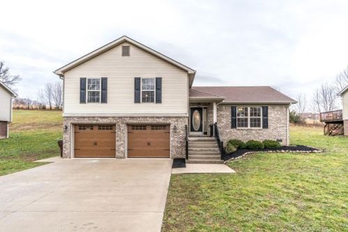 142 Lee Paige Ct, Berea, KY 40403-8508