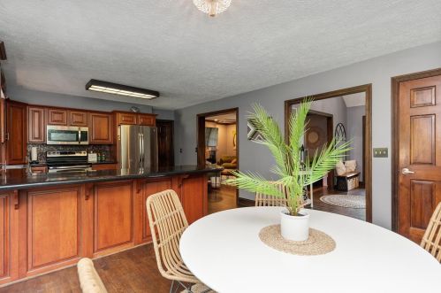 1755 Stuttgart Dr, Saint Martin OH  45118-8435 exterior