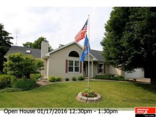 1585 Chatham Cir, Oshkosh WI  54904-8100 exterior