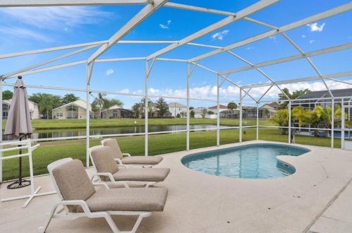 1155 Liberty Hall Dr, Kissimmee FL 34746-6724 exterior