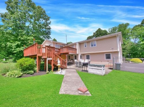 14 Chapel Ct, Orangeburg, NY 10962-2401