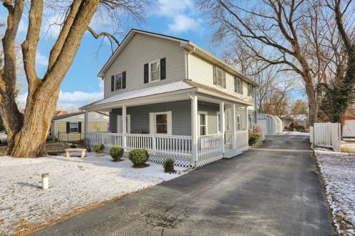 1035 Helen Dr, Indianapolis, IN 46240-3008