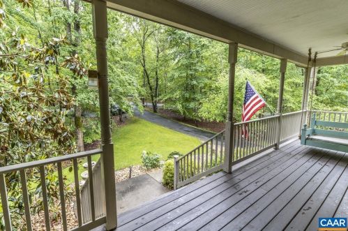 198 Jefferson Dr, Bybee, VA 22963-2331