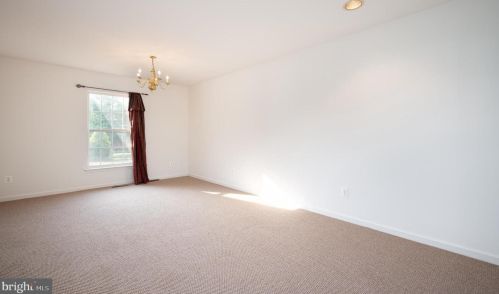 216 Shetland Dr, New Castle DE  19720-8832 exterior