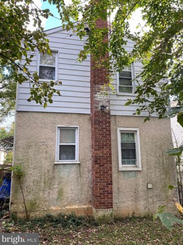 4206 Grant St, Washington, DC 20019-8009