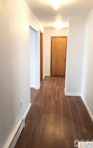 188 Main St, East Brunswick NJ  08816-4447 exterior