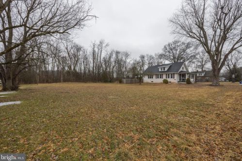 618 Oak St, Lansdale, PA 19446-5670