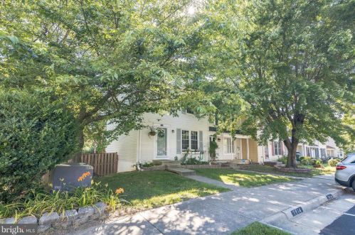 1914 Pohick Creek Ct, Woodbridge VA  22192-2454 exterior